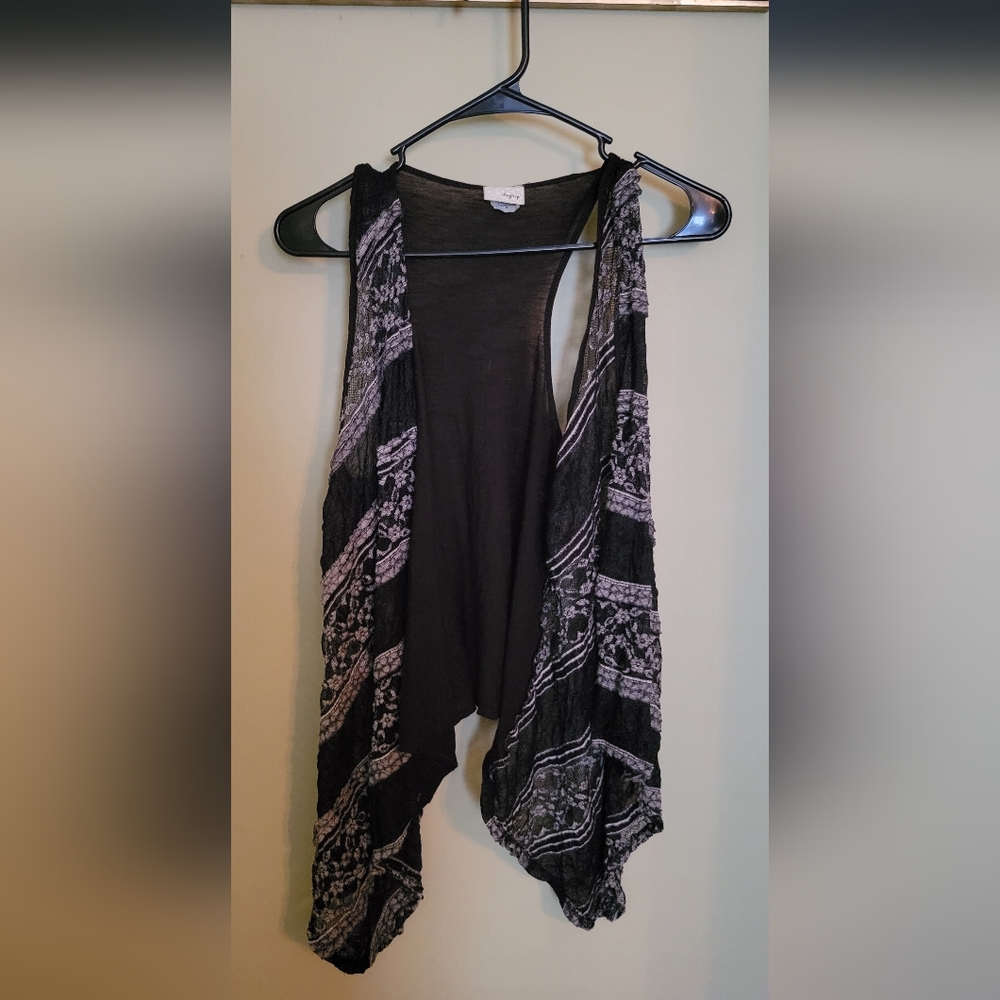 Tank top lace vest